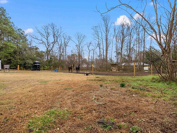 3rd image of 898 Pint Circle Rd.
