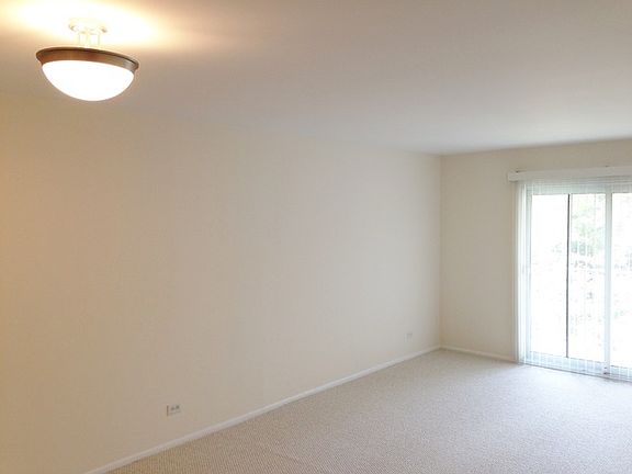 5th image of 1127 Miller Ln APT 211