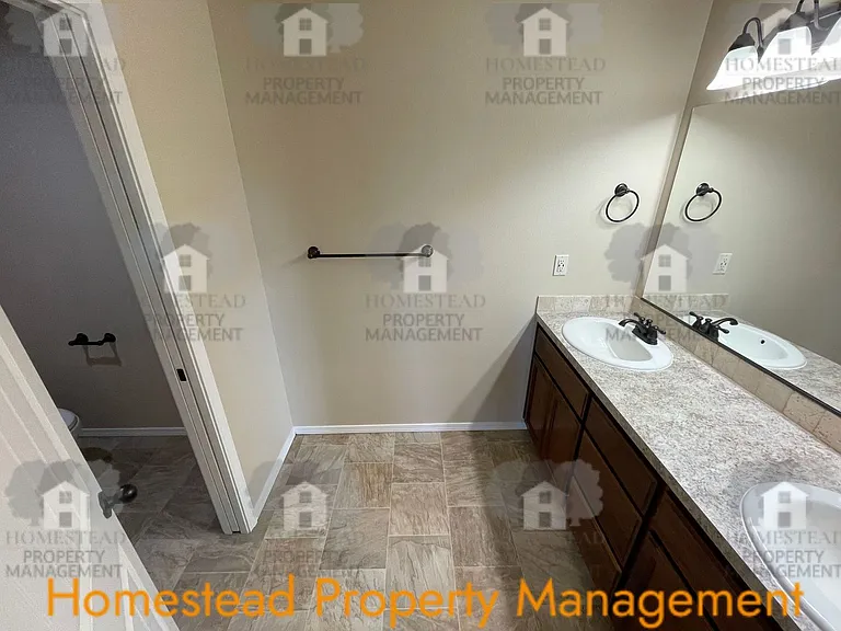 1449-1451 Northgate Dr — Photo 21