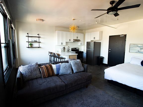 4th image of 346 N Vermont Ave #601