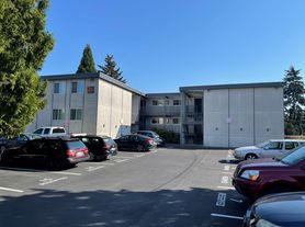 Burien Crest Apartments