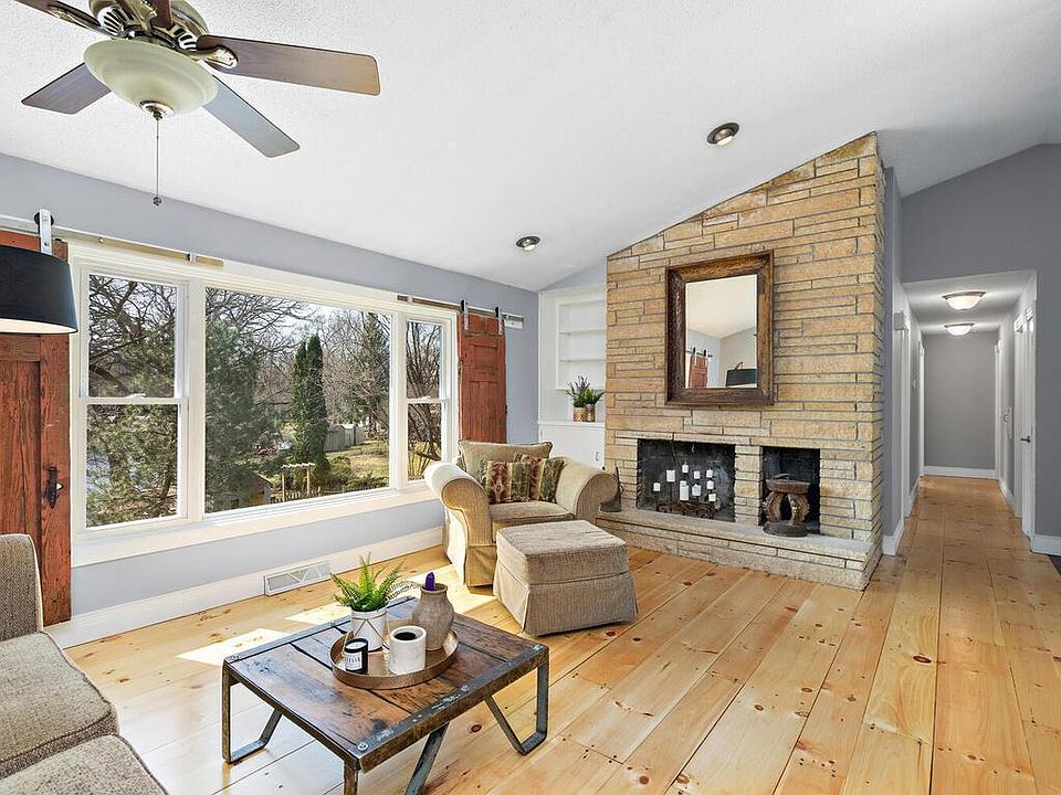 1st image of 24375 Wood Dr