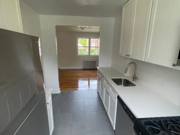 (undisclosed Address), Oakland Gardens, NY 11364