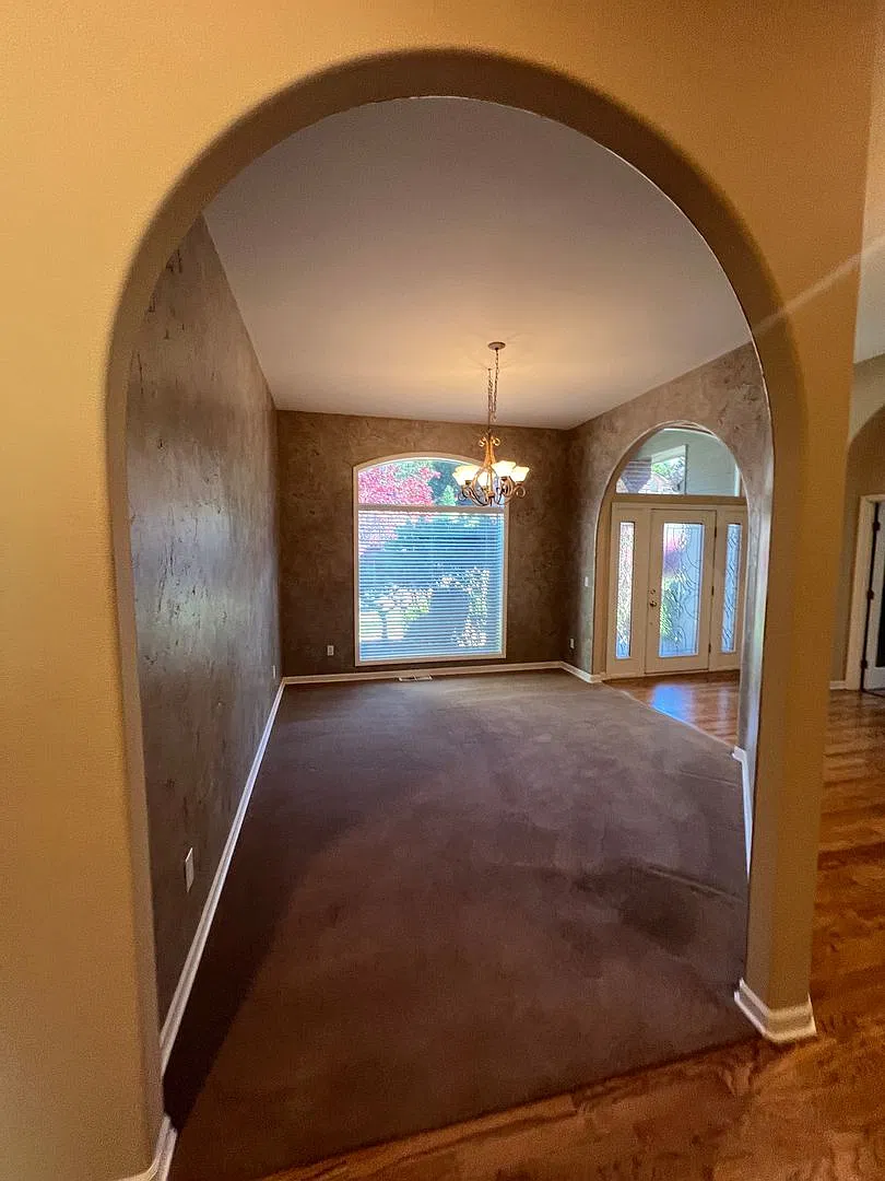 Luxurious Living on the Greens: Stunning 3-Bedroom Rental Home Overlooking Creekside Golf Course — Photo 3