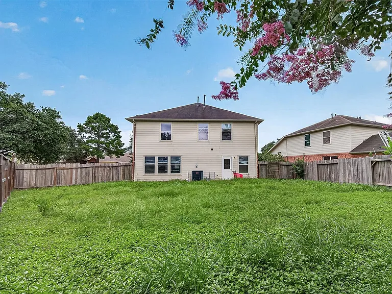 19451 Nasworthy Dr — Photo 46