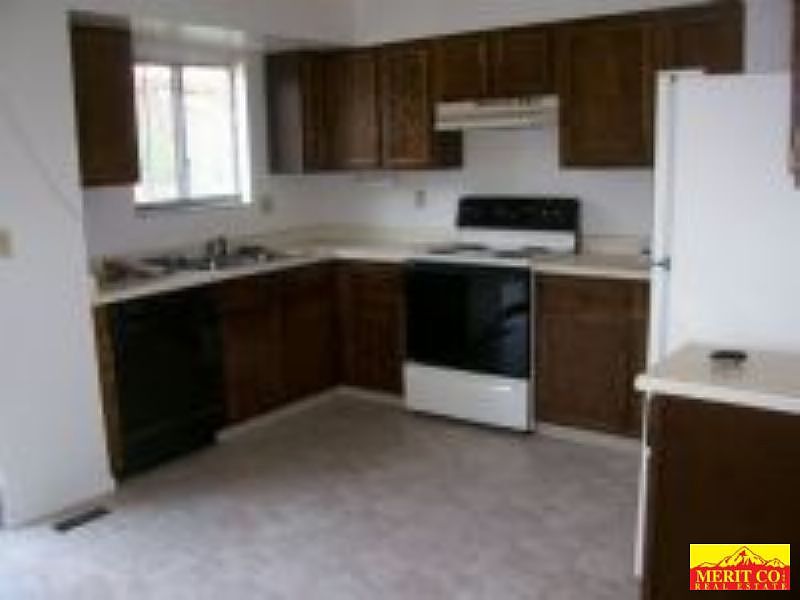 2nd image of 6866 Noble St