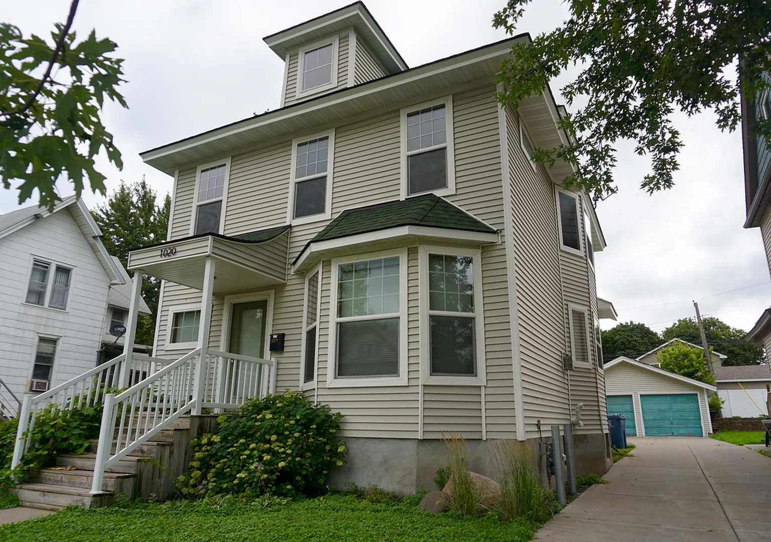 5-Bedroom House Near U of MN Campus — Photo 1
