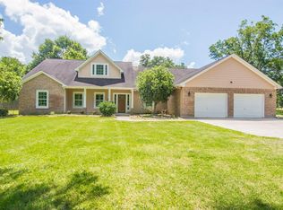 519 Mill Rd, Angleton, TX 77515