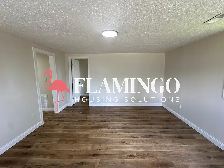 408 S Patterson St — Photo 2