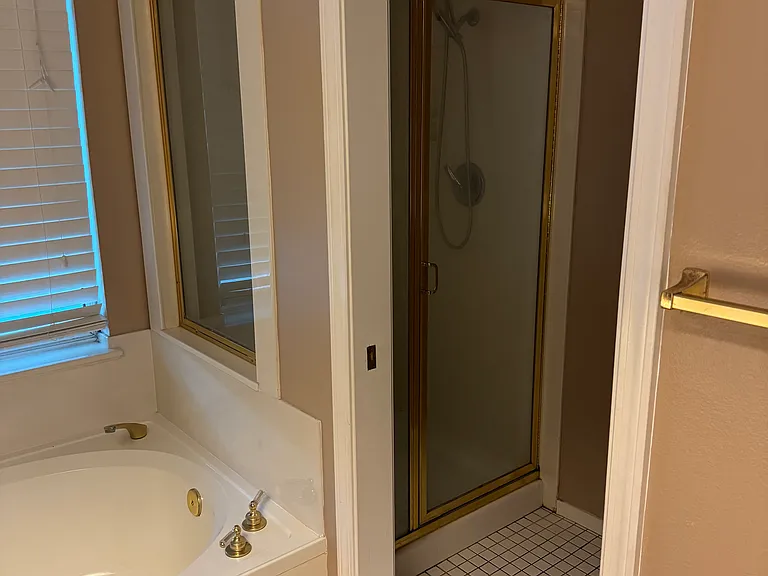 1012 Zumstein Dr — Photo 7