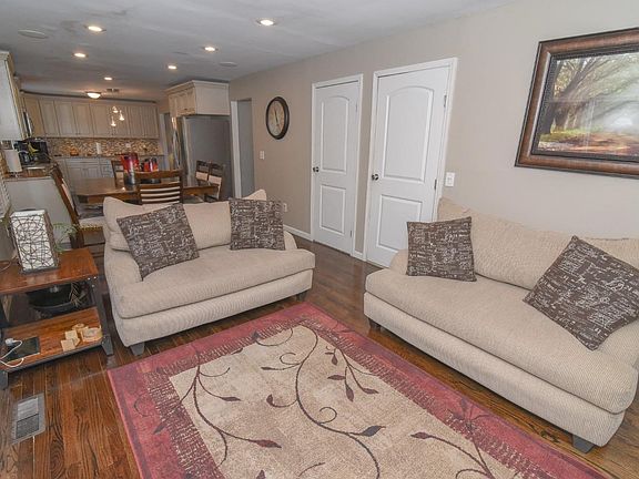 4th image of 2584 Fulbourne Dr