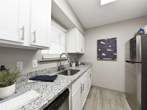 2nd image of 1011 River Ridge Dr #30-30L