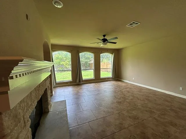 19500 Sangremon Way — Photo 10