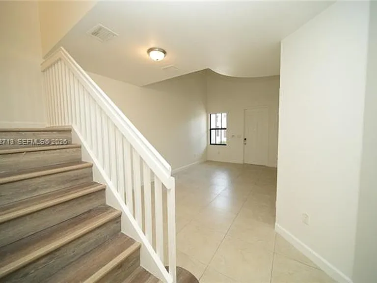 10440 NW 61st Ln #Townhouse 10440 — Photo 5