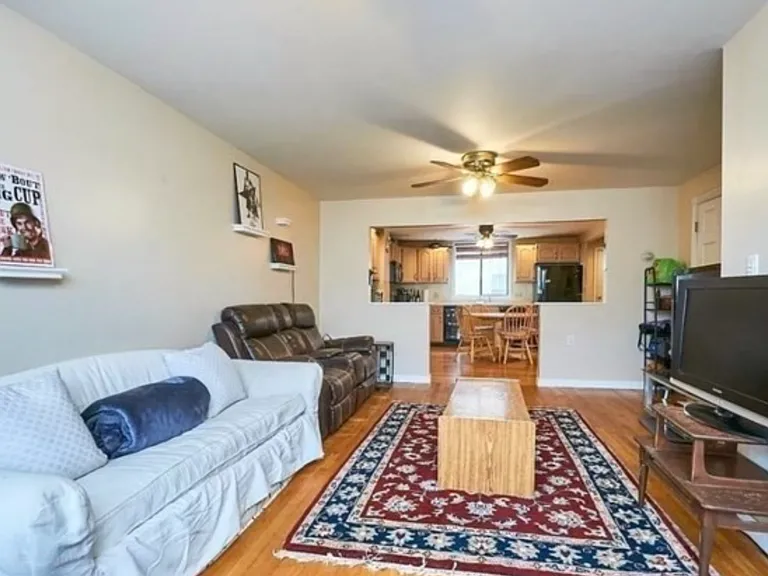 12 Emmet St — Photo 3