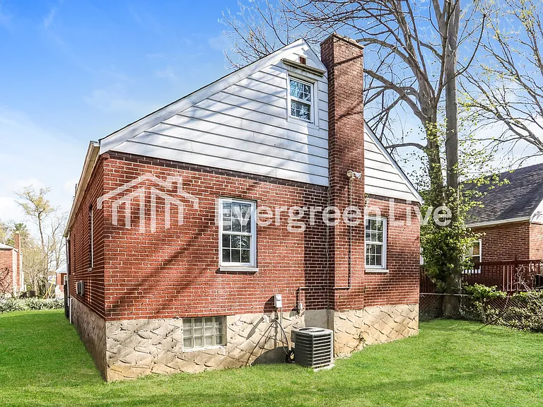 2037 Dallas Ave — Photo 14