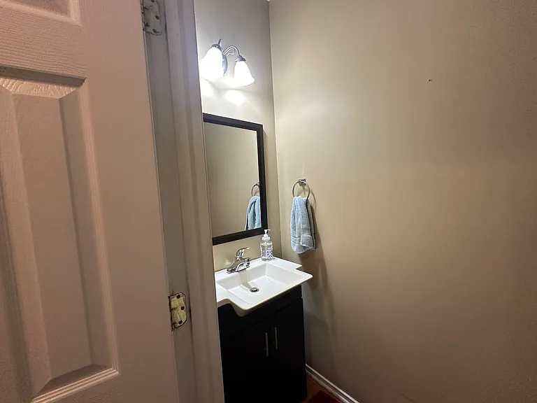 404 Treybrooke Dr — Photo 24