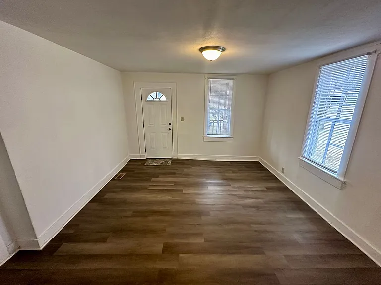 1510 Whatley St — Photo 4