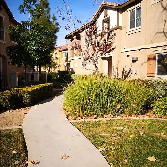 25850 Iris Ave #A — Photo 2