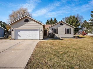 733 Terrace Ridge Dr, Cottage Grove, WI 53527