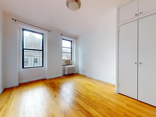 229 West 15th Street image 1 of 9