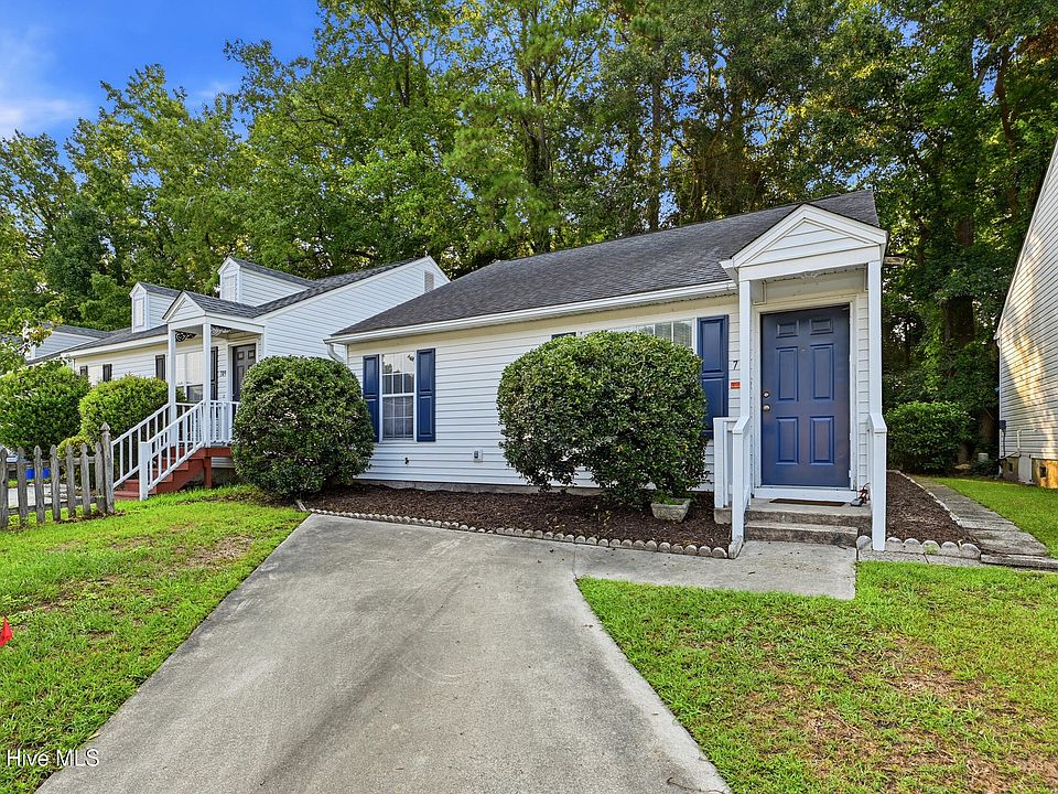 1st image of 711 Varsity Drive