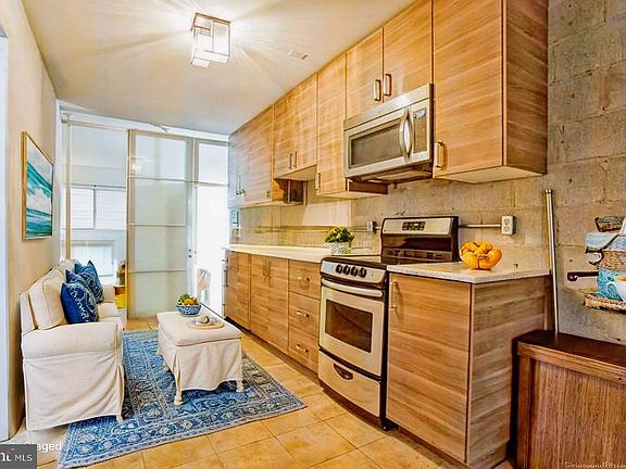 3rd image of 106 W Wisteria Rd APT 2
