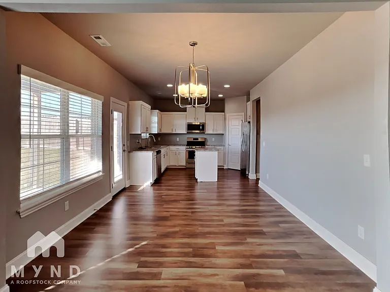 5903 SW Gentle Winds Ave — Photo 9