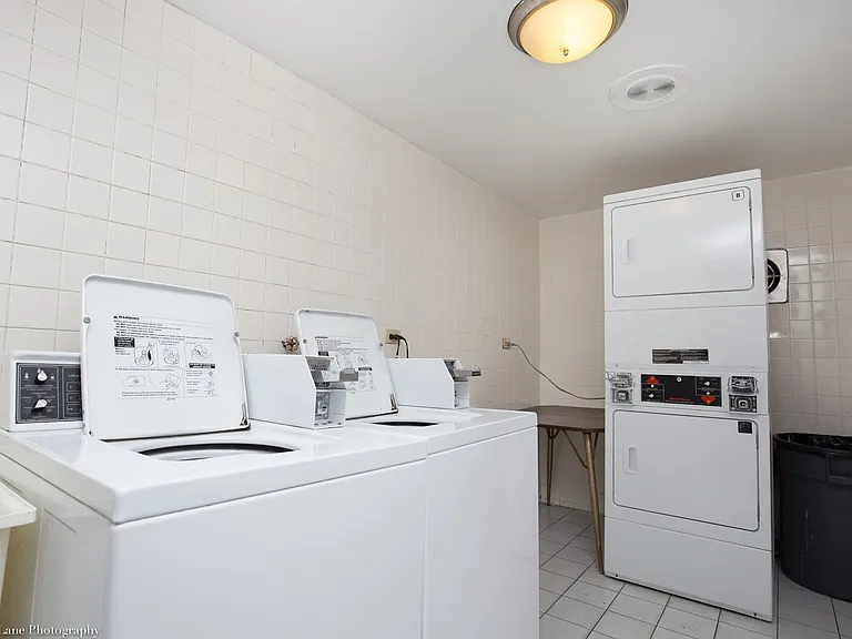 Lakeview Living! — Photo 1