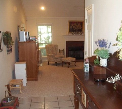 2nd image of 3832 Winchester Pl
