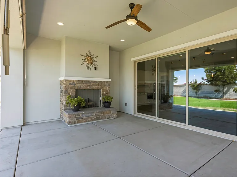 Laverett Way — Photo 38