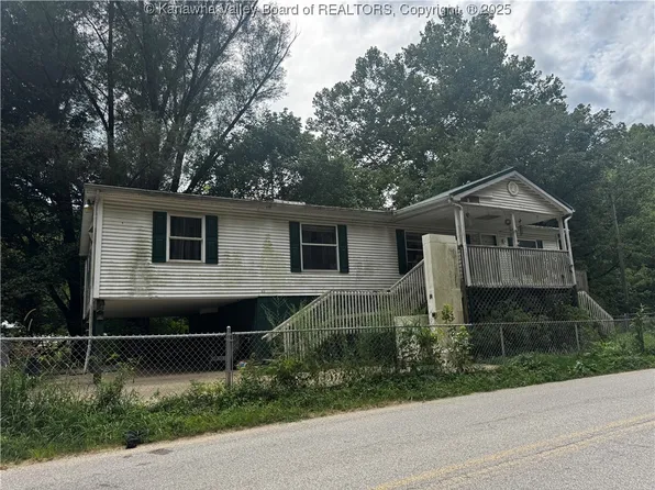 1275 Trace Fork Rd, Chapmanville, WV 25508