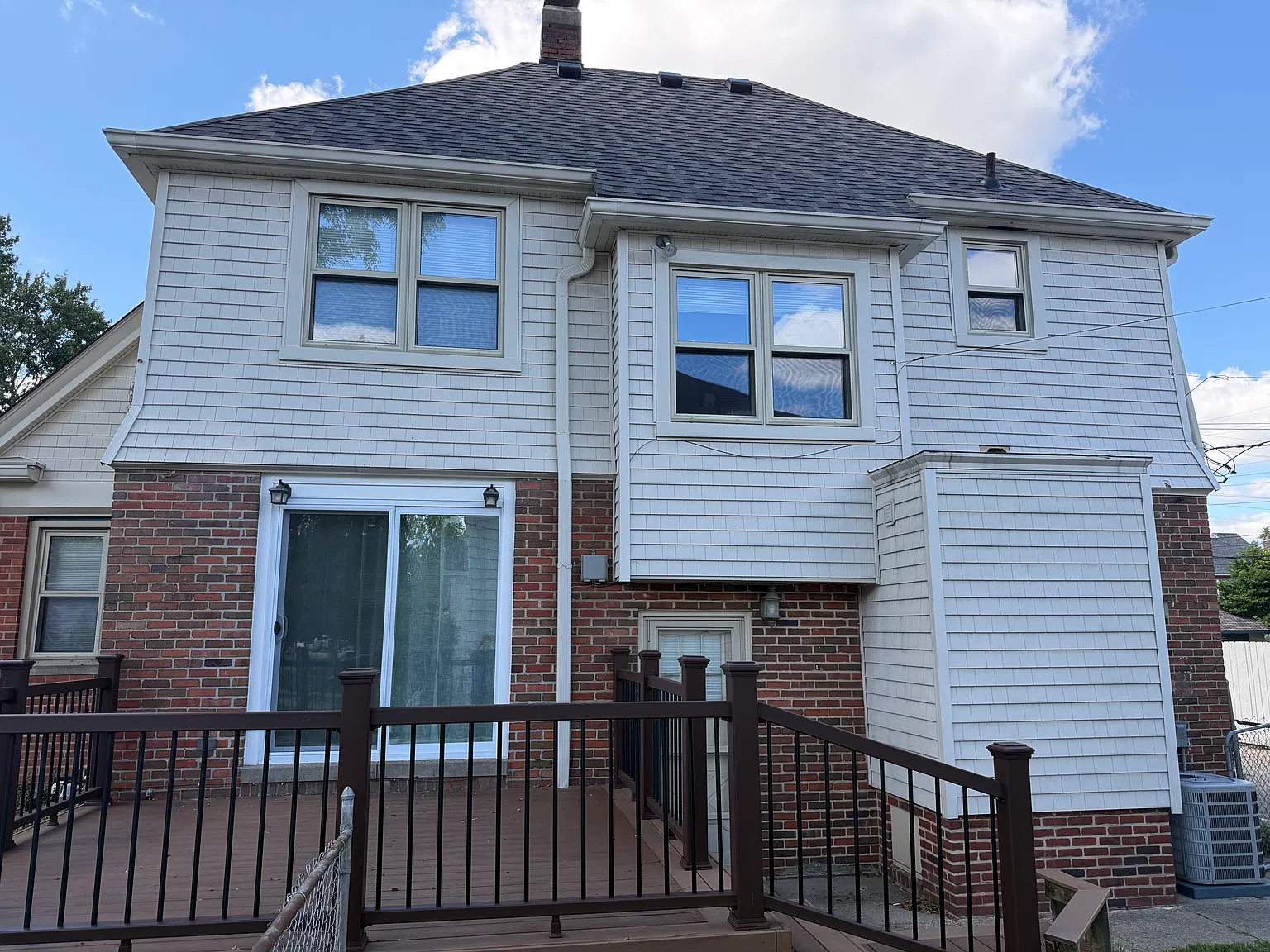 3 bed, 1409 sqft, $2,250 — Photo 2