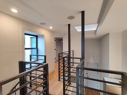 Rented by Signature Property Realty | media 15