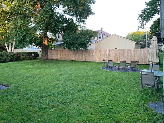 3rd image of 10 Oakdale St