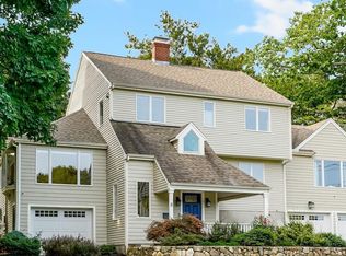 8 Larchmont Ln, Lexington, MA 02420