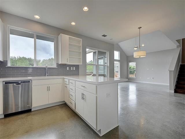 1st image of 5616 S 1st St #43