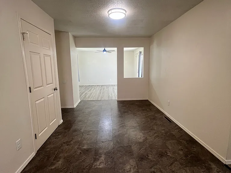 204 E Robberson St — Photo 14