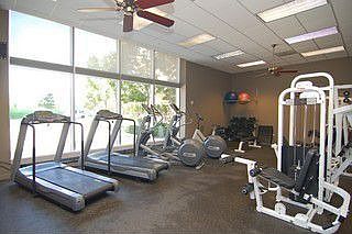 5th image of 645 N Kingsbury St APT 1603