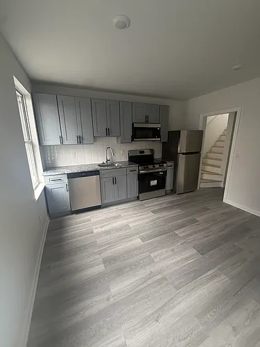 112 E Huntingdon St #2 Photo 1