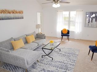 830 Paradise Rd, Baytown, TX 77521