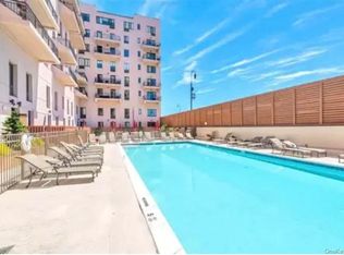 100 W Broadway APT 2P, Long Beach, NY 11561