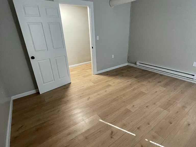 405 Main St #B — Photo 2