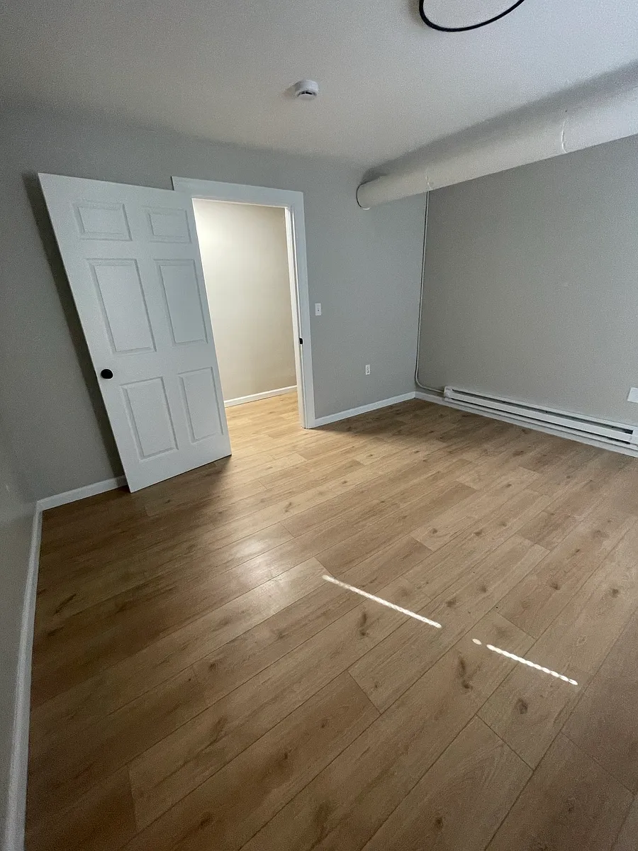 Building Photo - 405 Main St #B