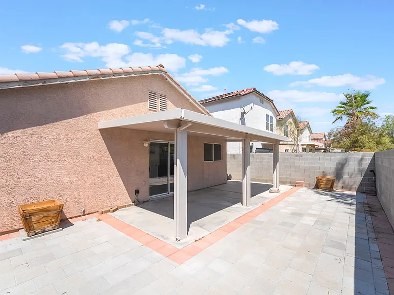 325 Silverado Pines Ave — Photo 17