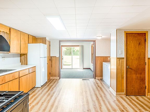 3rd image of 4530 Meridian Rd