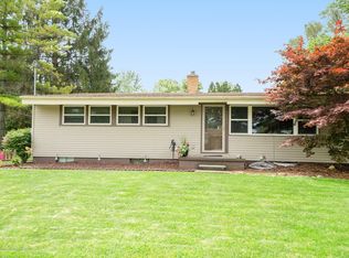 1263 Bayshore Dr, Haslett, MI 48840