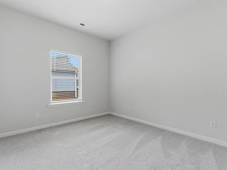 15007 Greenleaf Dr — Photo 5