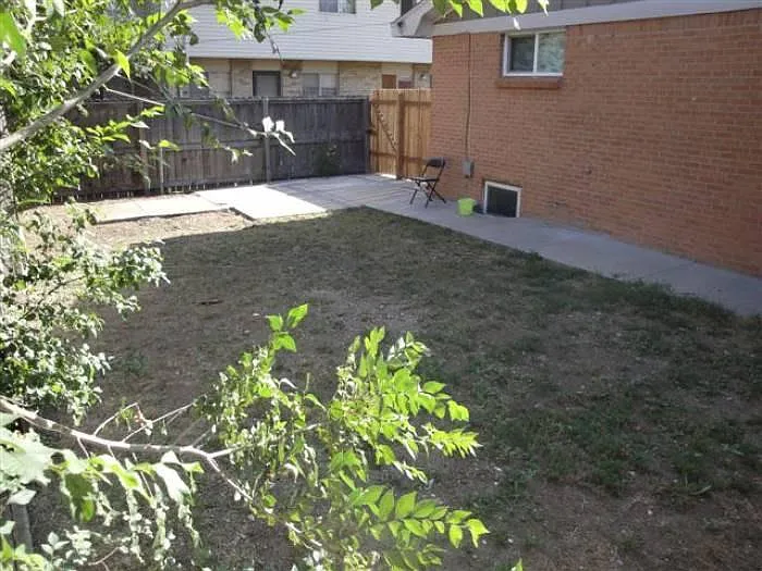 880 Yates St #B — Photo 6