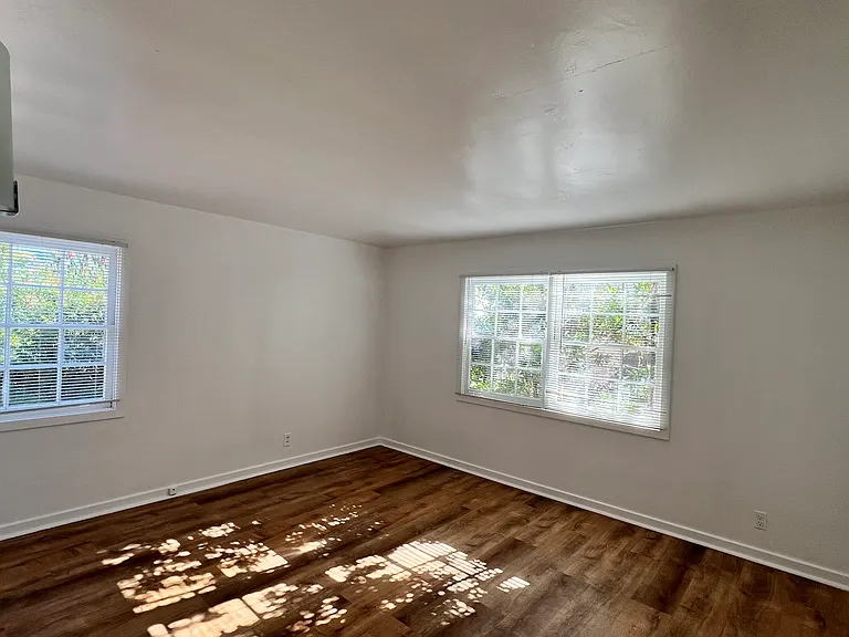 2200 S Coast Highway D.5 — Photo 1